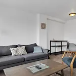 Pp 1009 Beautiful Corporate 2Br Apt, Pool