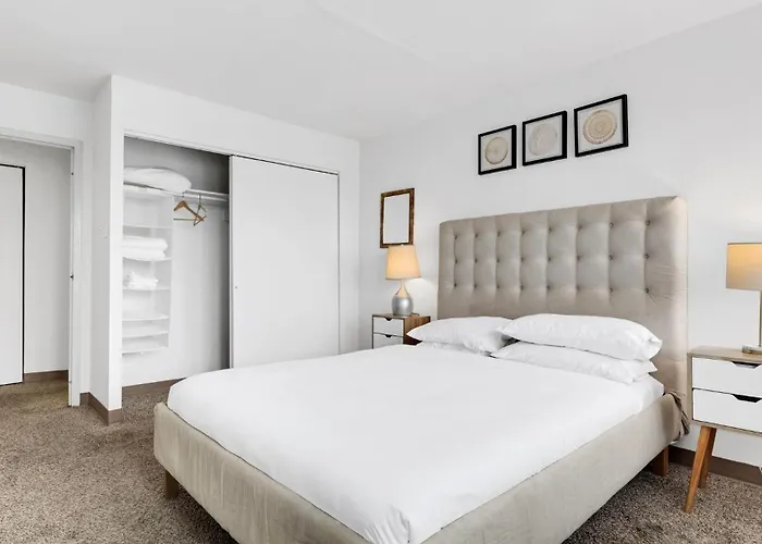 Pp 1009 Beautiful Corporate 2Br Apt, Pool
