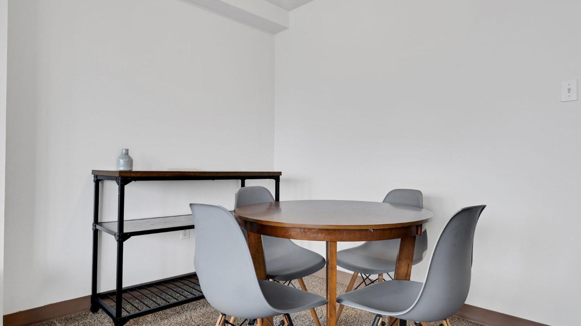 Pp 1009 Beautiful Corporate 2br Apt, Pool *