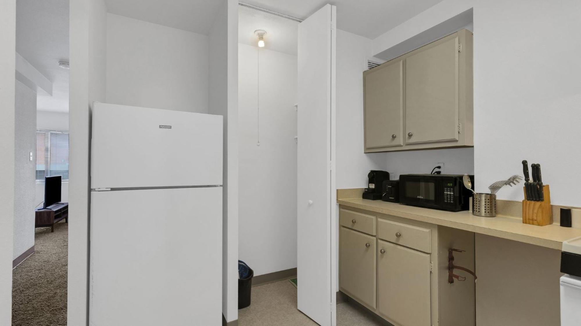 Pp 1009 Beautiful Corporate 2br Apt, Pool Apartment *
