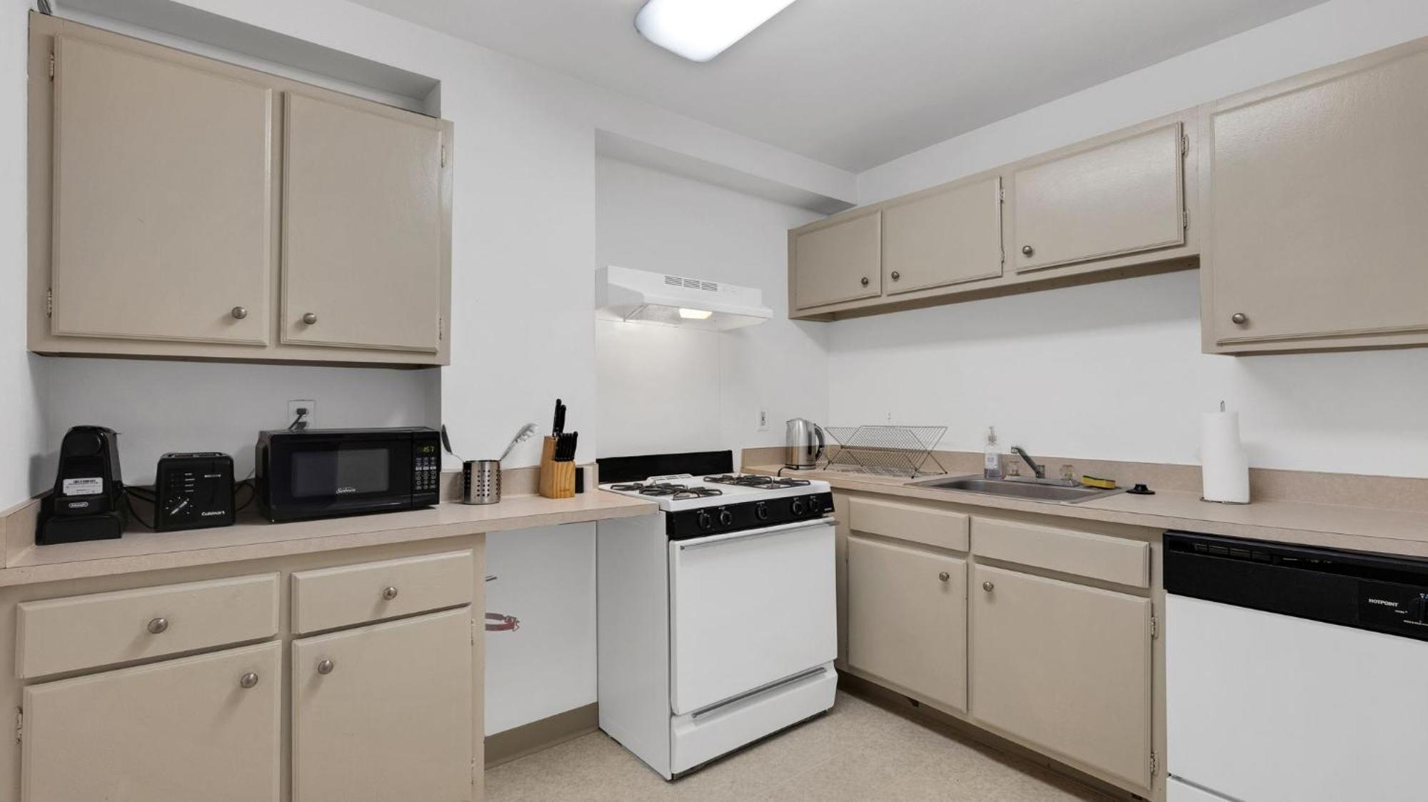 Apartment Pp 1009 Beautiful Corporate 2br Apt, Pool *