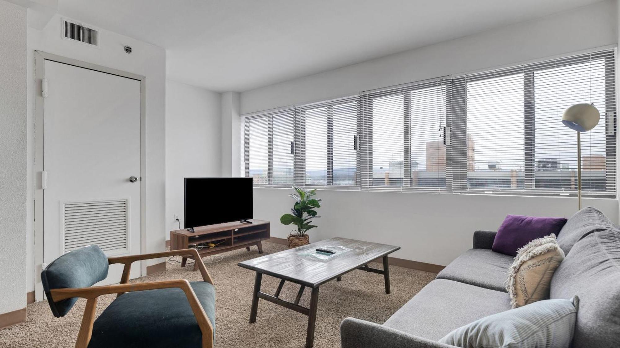 Pp 1009 Beautiful Corporate 2br Apt, Pool