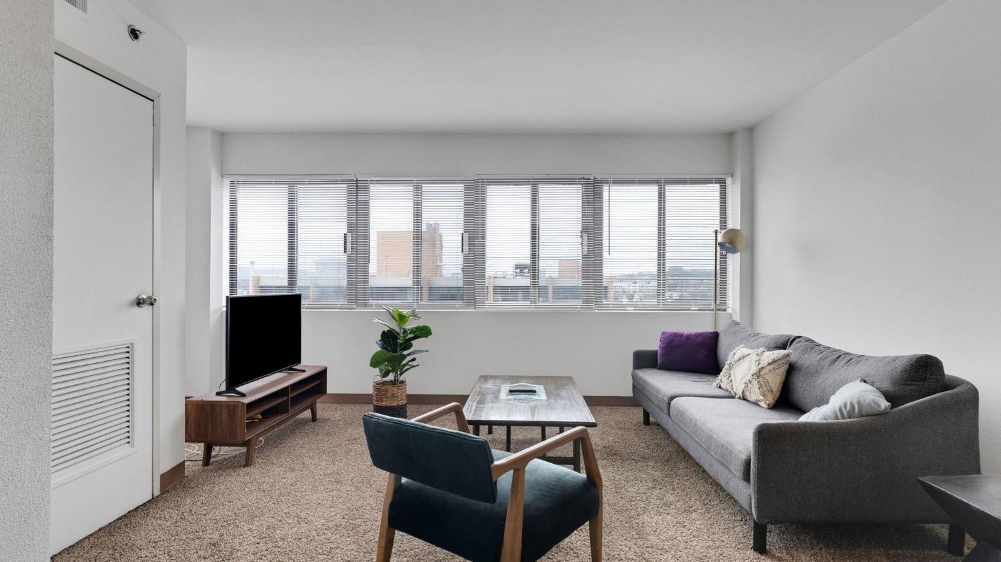 Pp 1009 Beautiful Corporate 2br Apt, Pool Apartment *