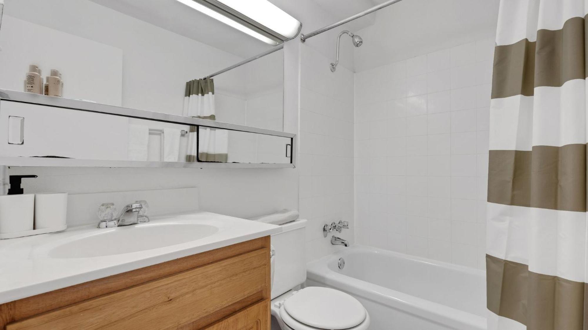 Apartment Pp 1009 Beautiful Corporate 2br Apt, Pool Harrisburg