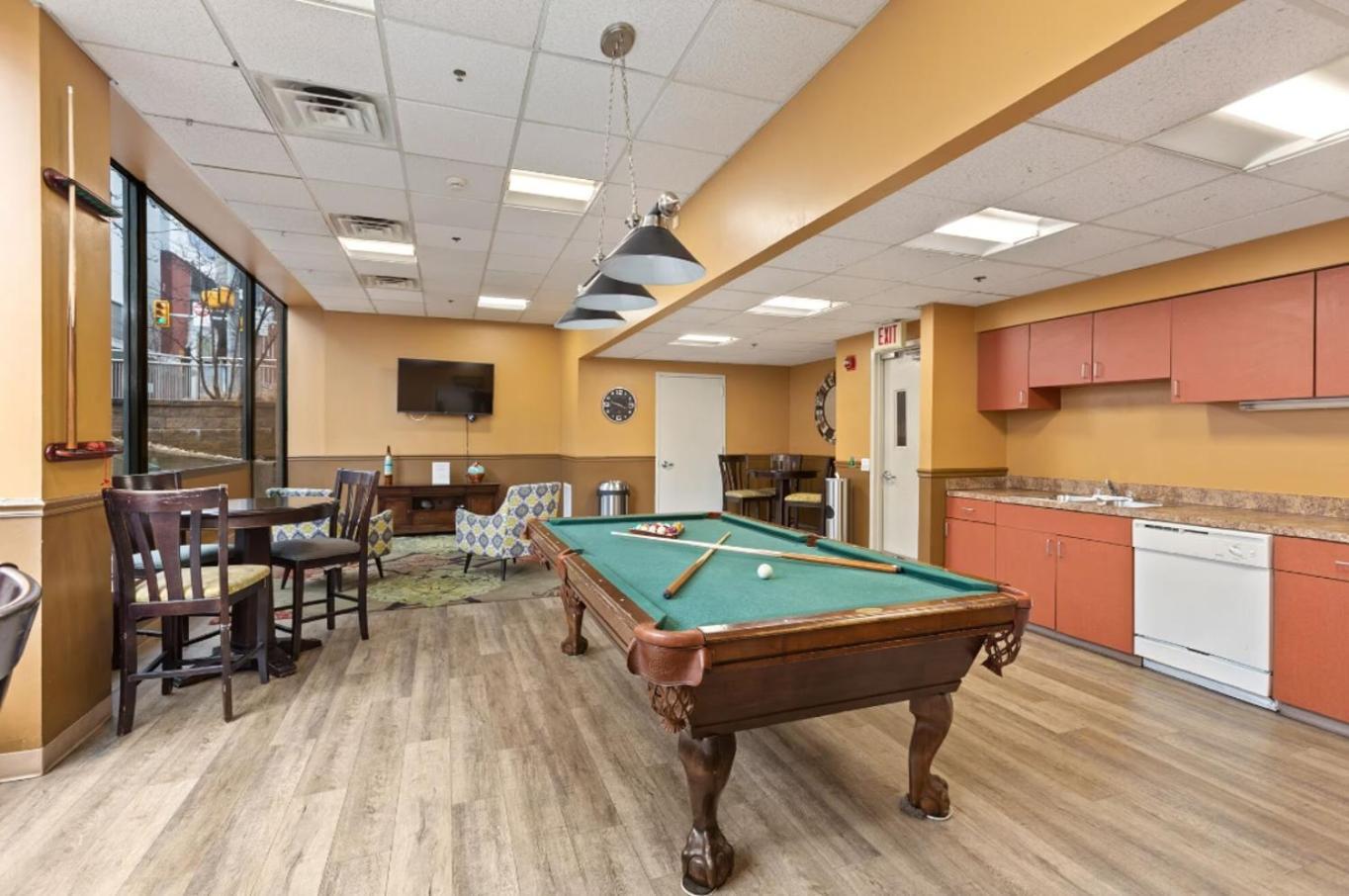 Pp 1009 Beautiful Corporate 2br Apt, Pool Harrisburg
