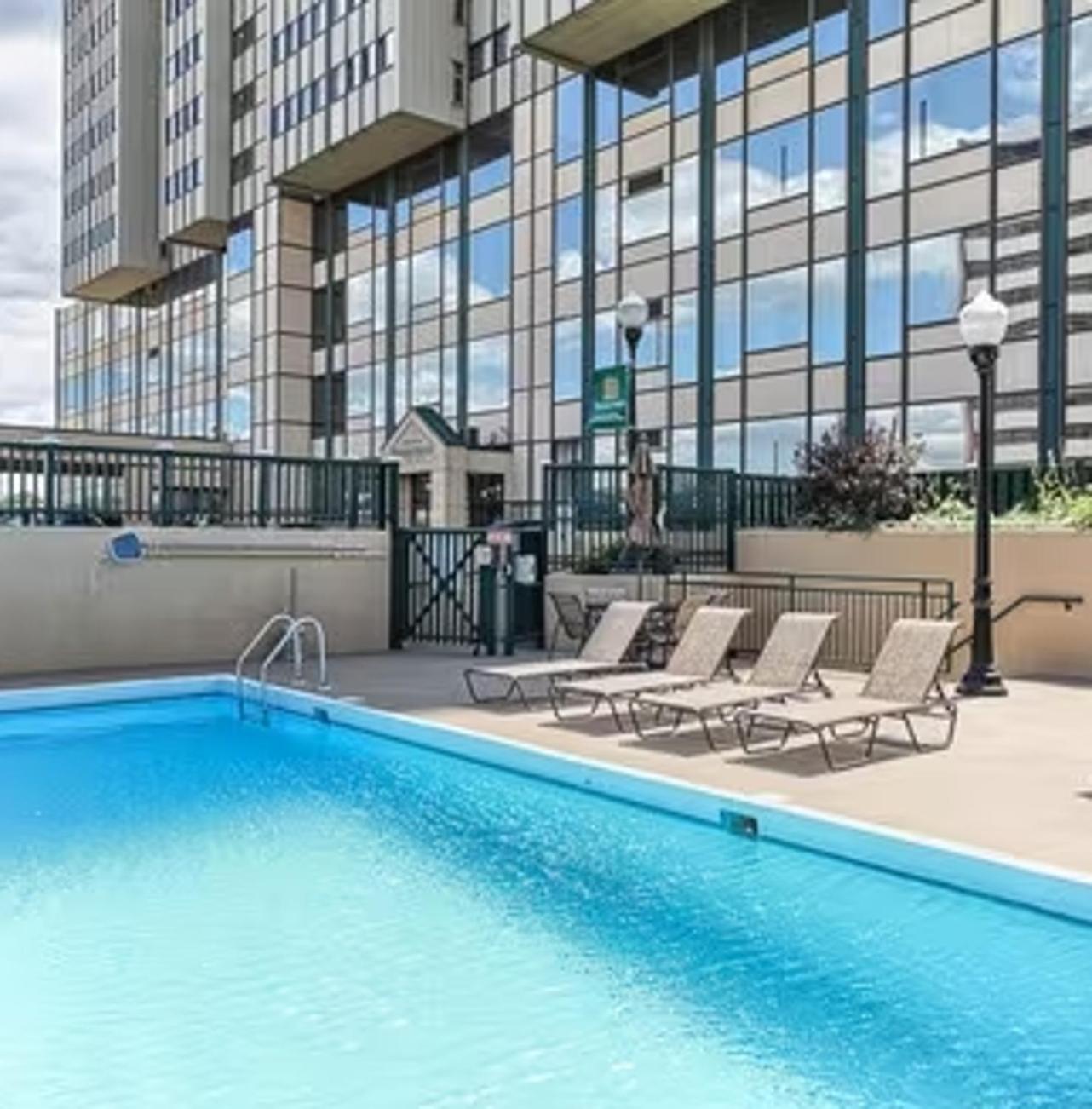 Pp 1009 Beautiful Corporate 2br Apt, Pool * Harrisburg